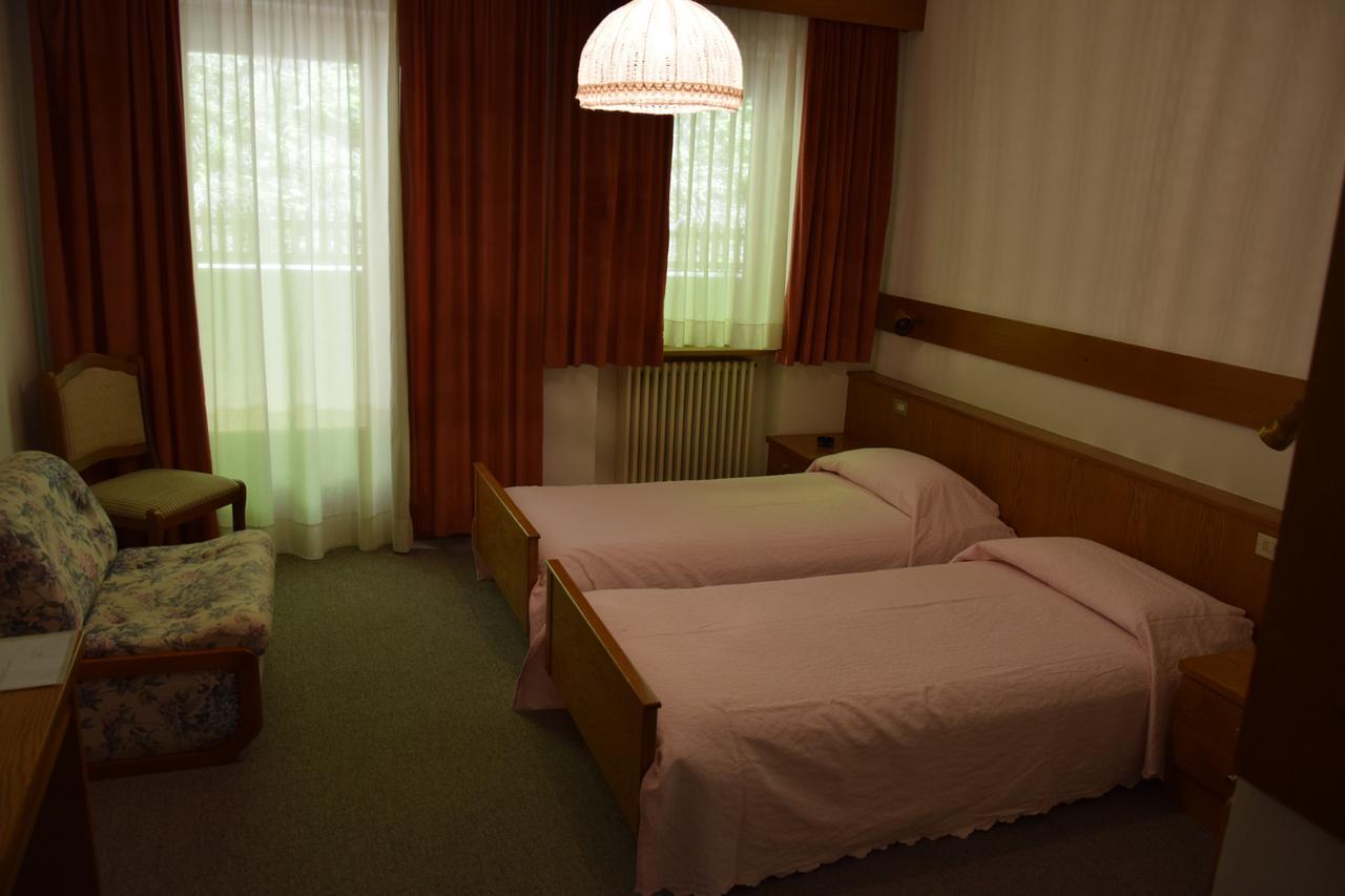 Hotel Alpenrose Alleghe Eksteriør billede